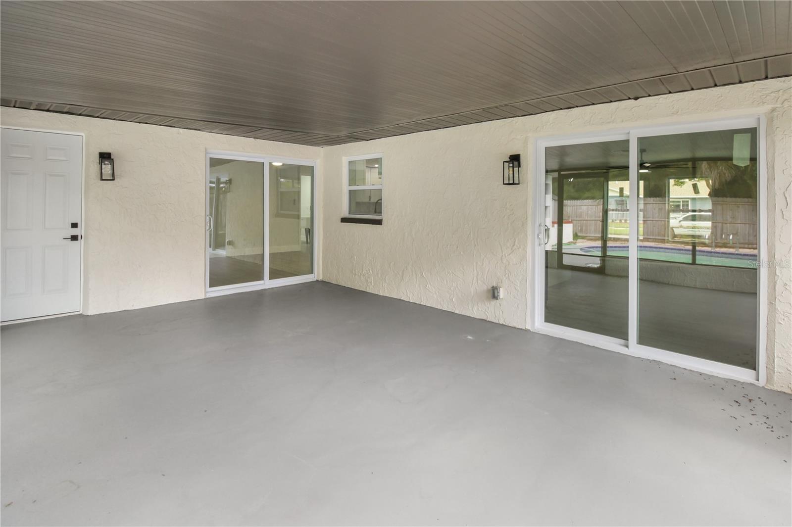 Listing photo id 26 for 11492 93rd Street