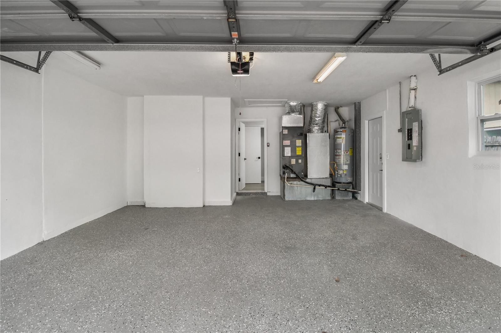 Listing photo id 35 for 11492 93rd Street