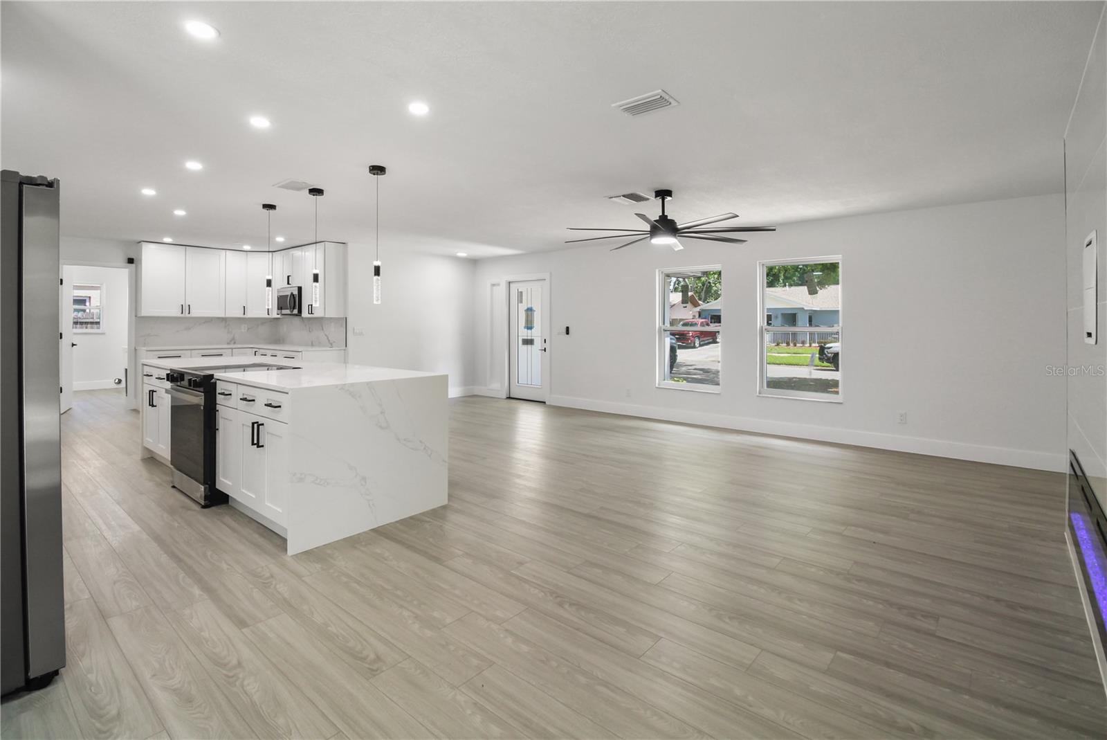 Listing photo id 5 for 11492 93rd Street