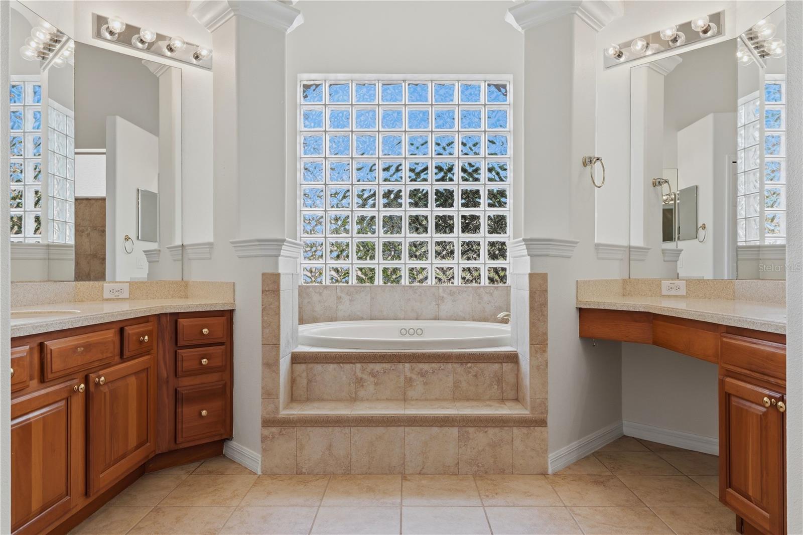 Image 21 of 63 For 10513 Bermuda Isle Drive