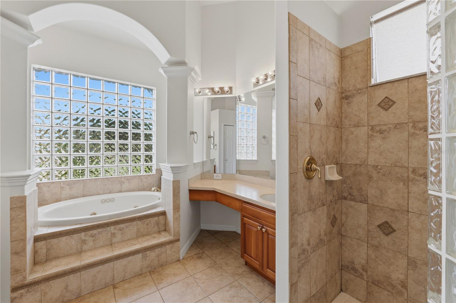 Image 22 of 63 For 10513 Bermuda Isle Drive