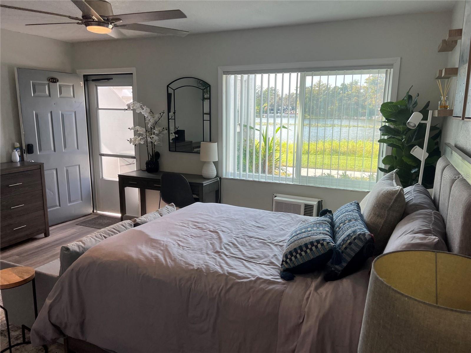 Image 5 of 27 For 4141 Dolphin Drive 4141