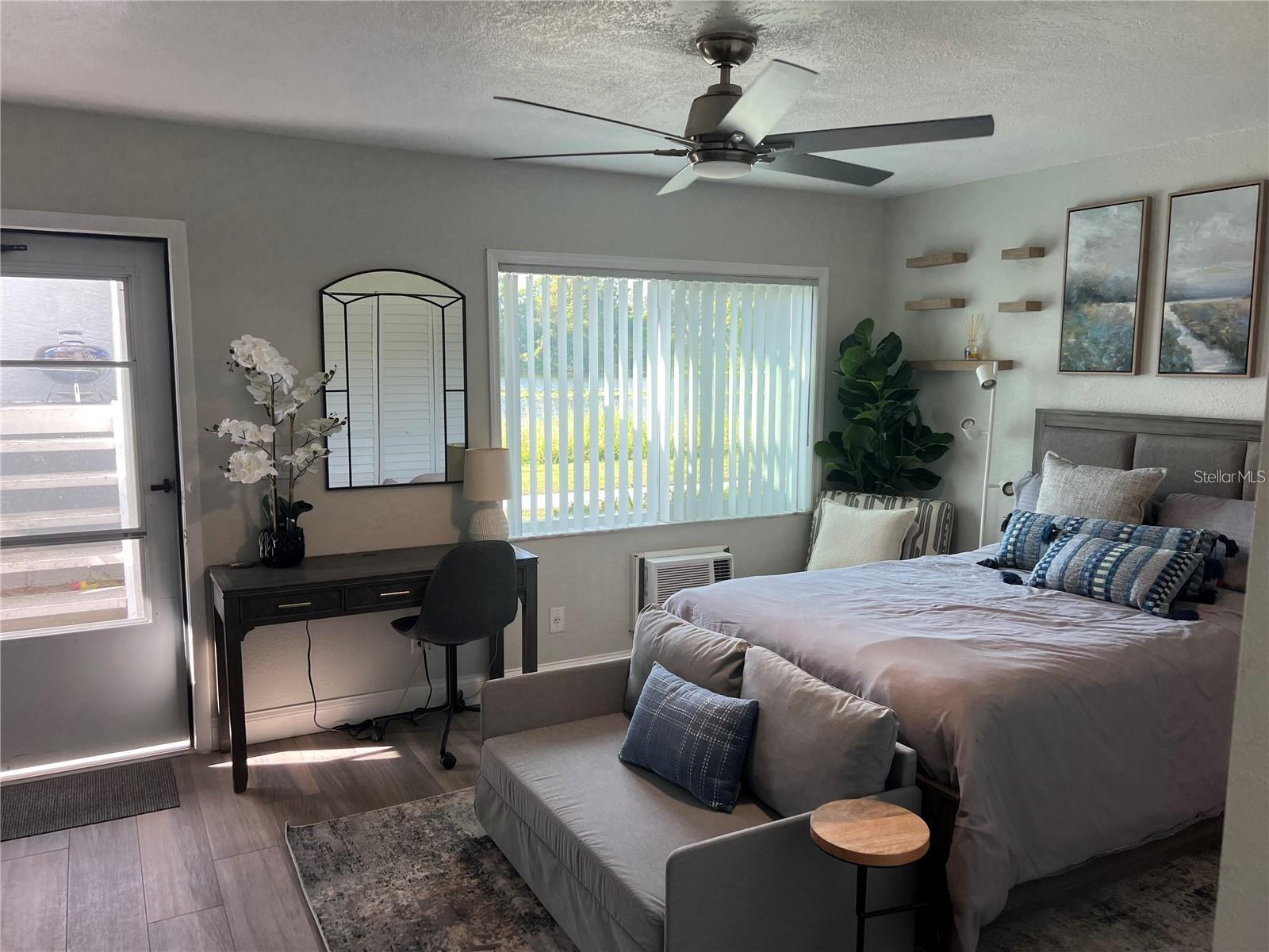 Image 7 of 27 For 4141 Dolphin Drive 4141