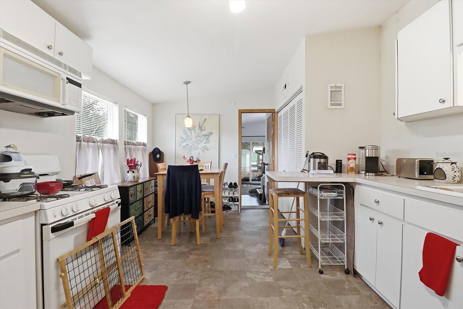 Image 38 of 50 For 4686 Brush Hollow Loop