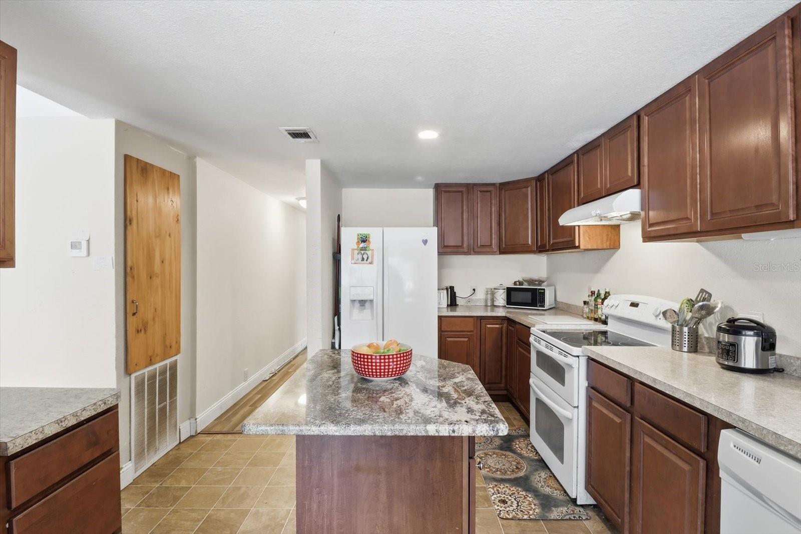 Image 8 of 50 For 4686 Brush Hollow Loop