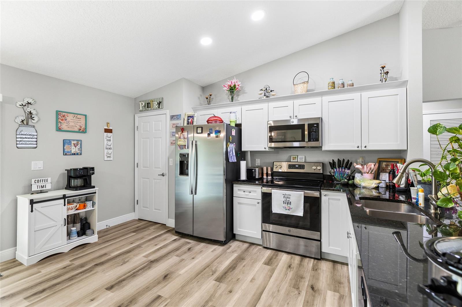 Image 9 of 31 For 2700 Rutland Drive