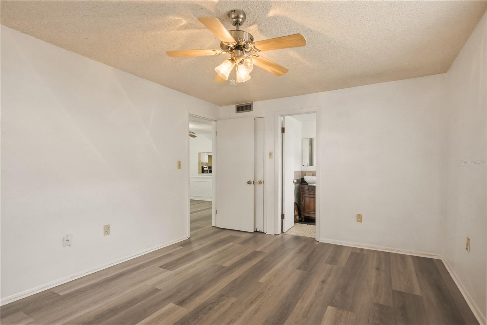 Image 11 of 19 For 4217 Redcliff Place 4217