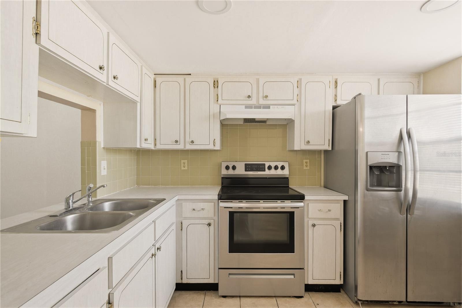 Image 3 of 19 For 4217 Redcliff Place 4217