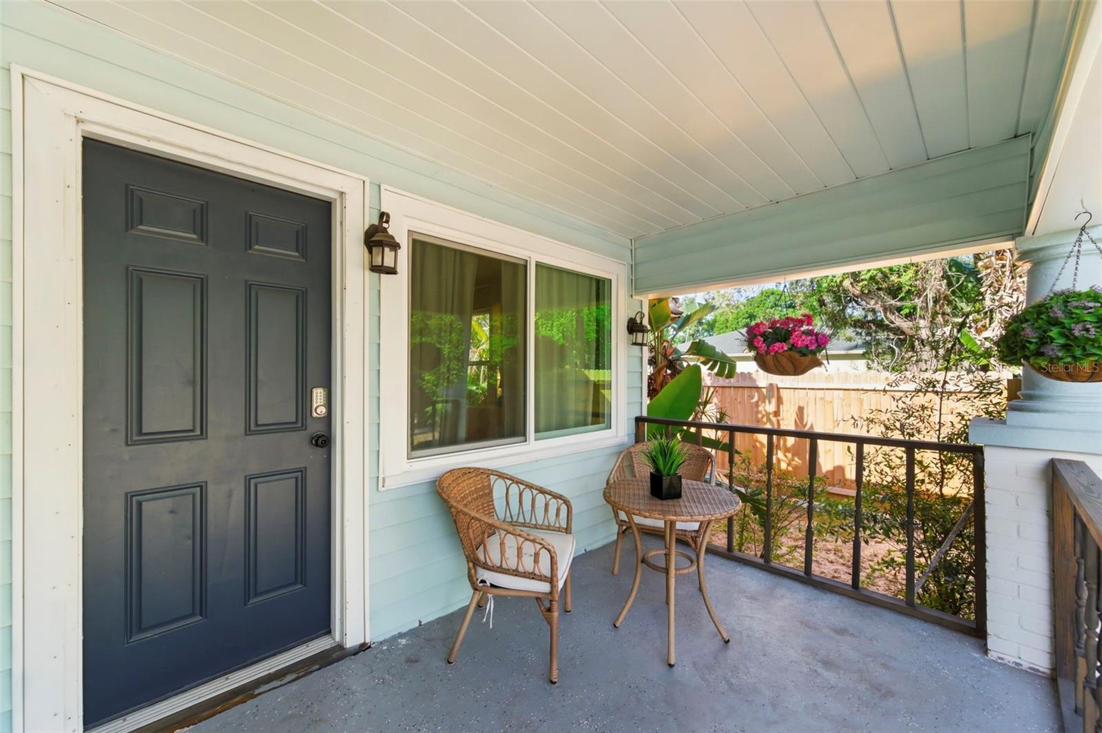 Listing photo id 0 for 3607 24th Avenue