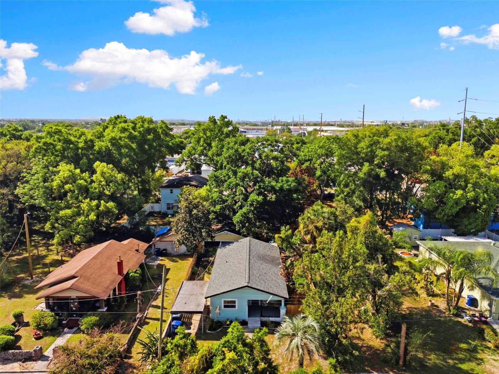 Listing photo id 40 for 3607 24th Avenue