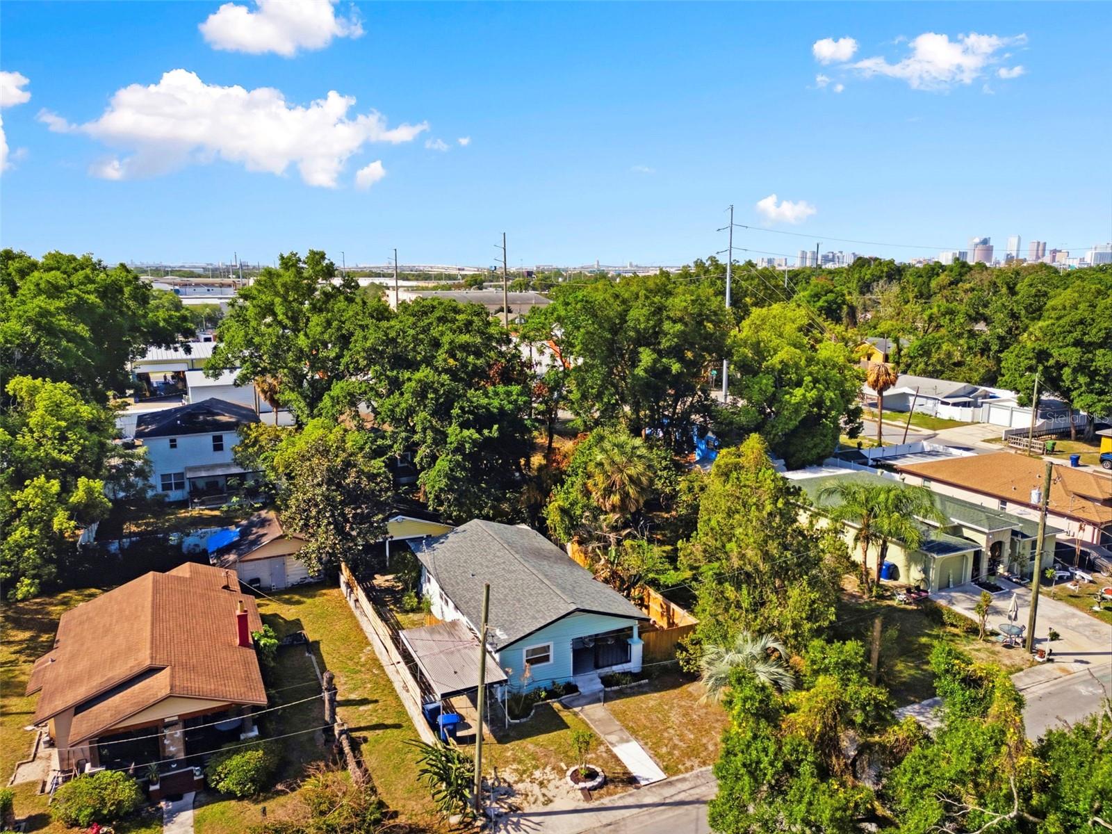 Listing photo id 41 for 3607 24th Avenue