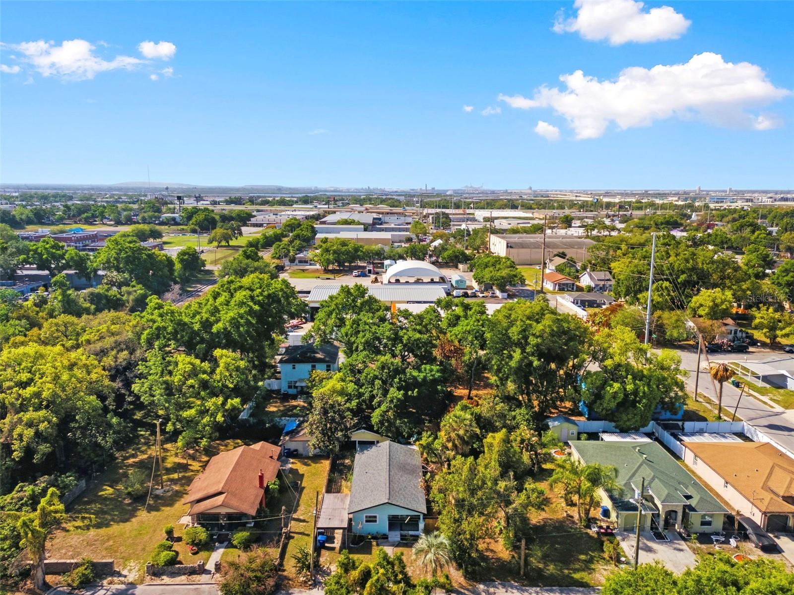 Listing photo id 43 for 3607 24th Avenue