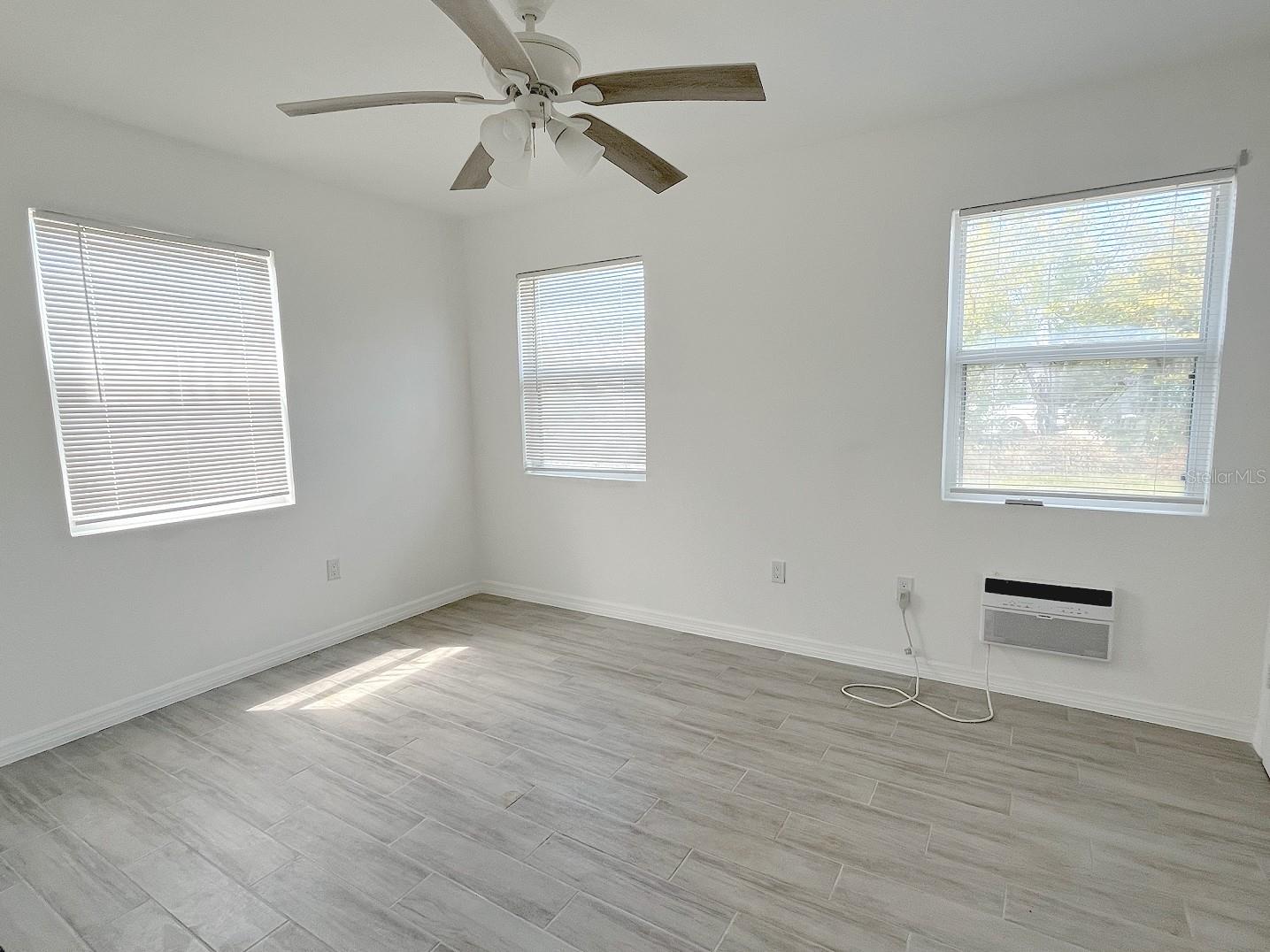 Image 12 of 21 For 24 Lynn Way 25