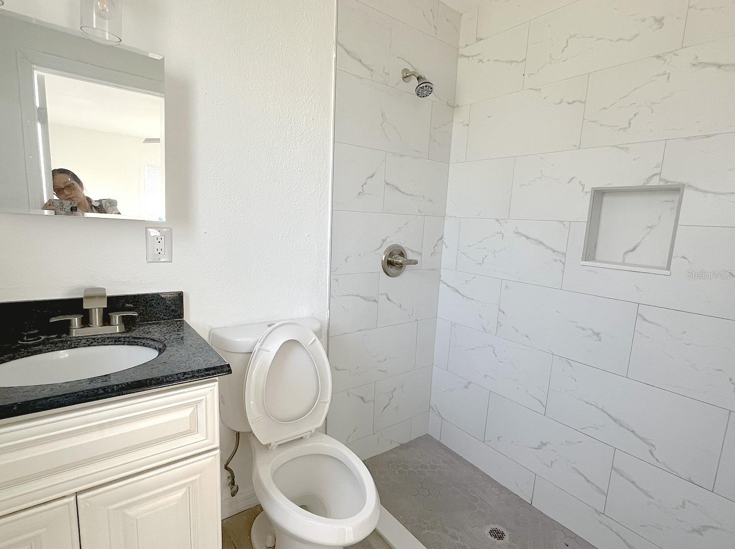 Image 14 of 21 For 24 Lynn Way 25