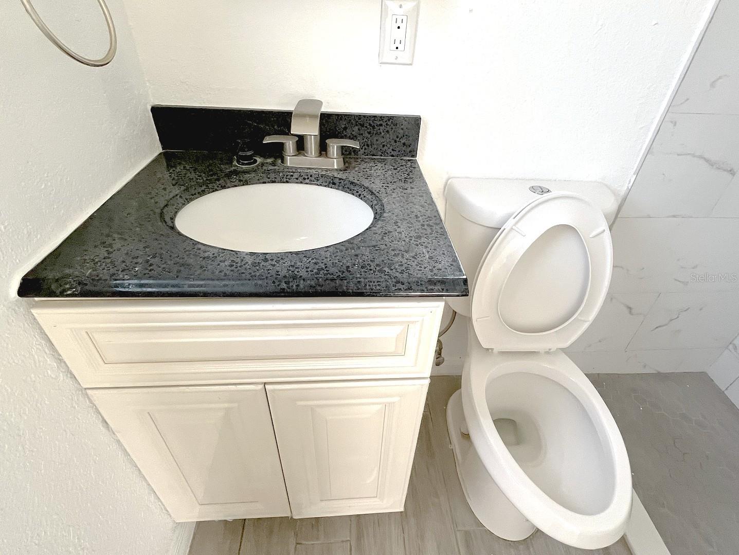 Image 15 of 21 For 24 Lynn Way 25