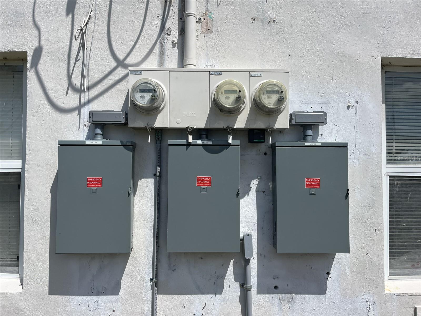 Image 17 of 21 For 24 Lynn Way 25