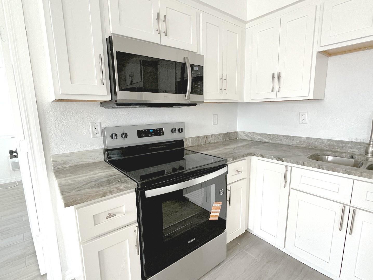 Image 4 of 21 For 24 Lynn Way 25