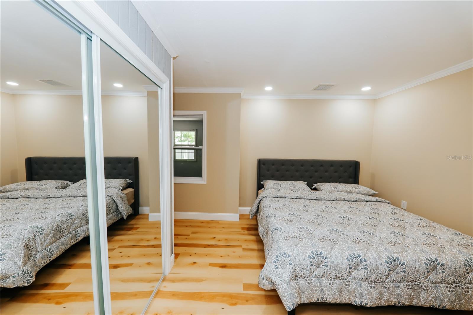 Image 18 of 46 For 5211 24th Avenue Drive W