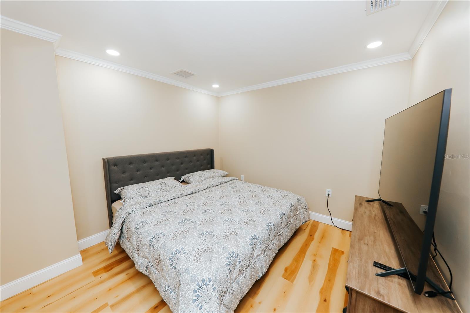 Image 19 of 46 For 5211 24th Avenue Drive W