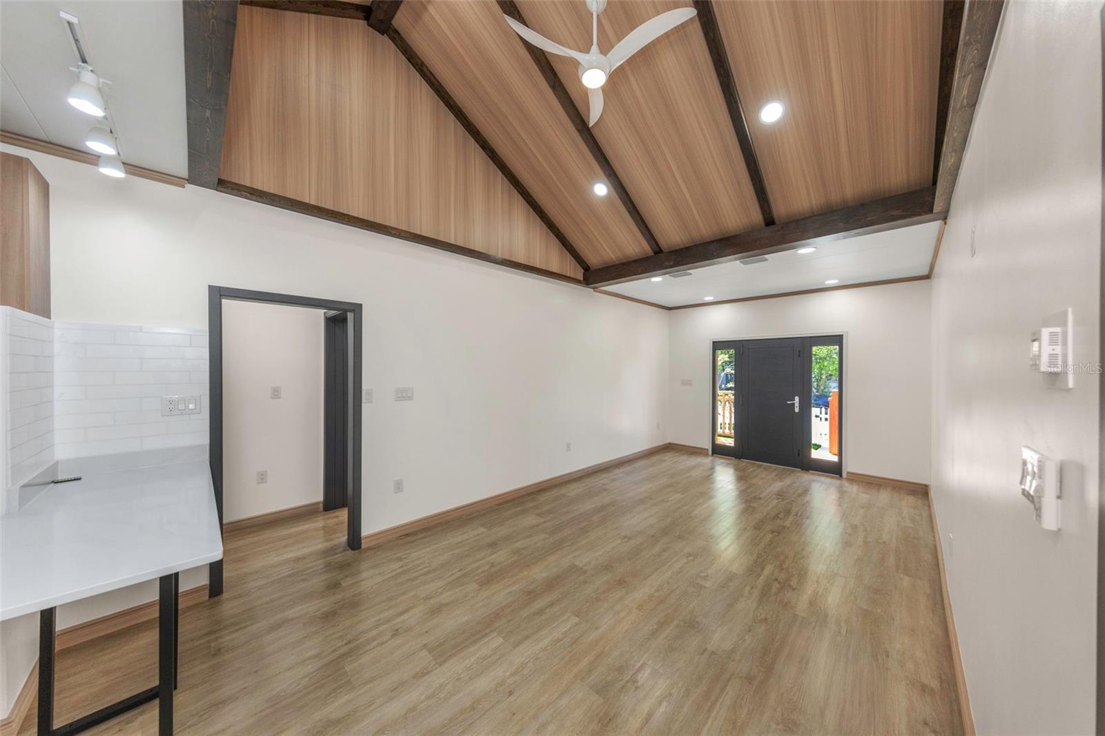 Image 10 of 74 For 1125 Melrose Avenue S