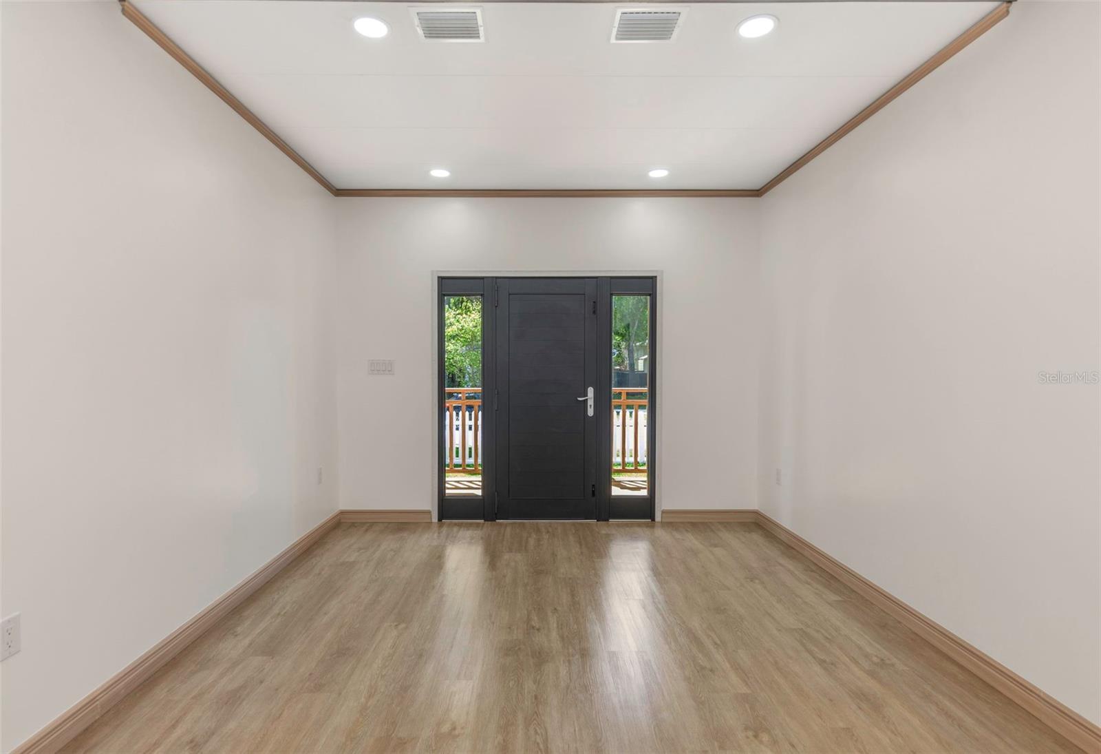 Image 11 of 74 For 1125 Melrose Avenue S