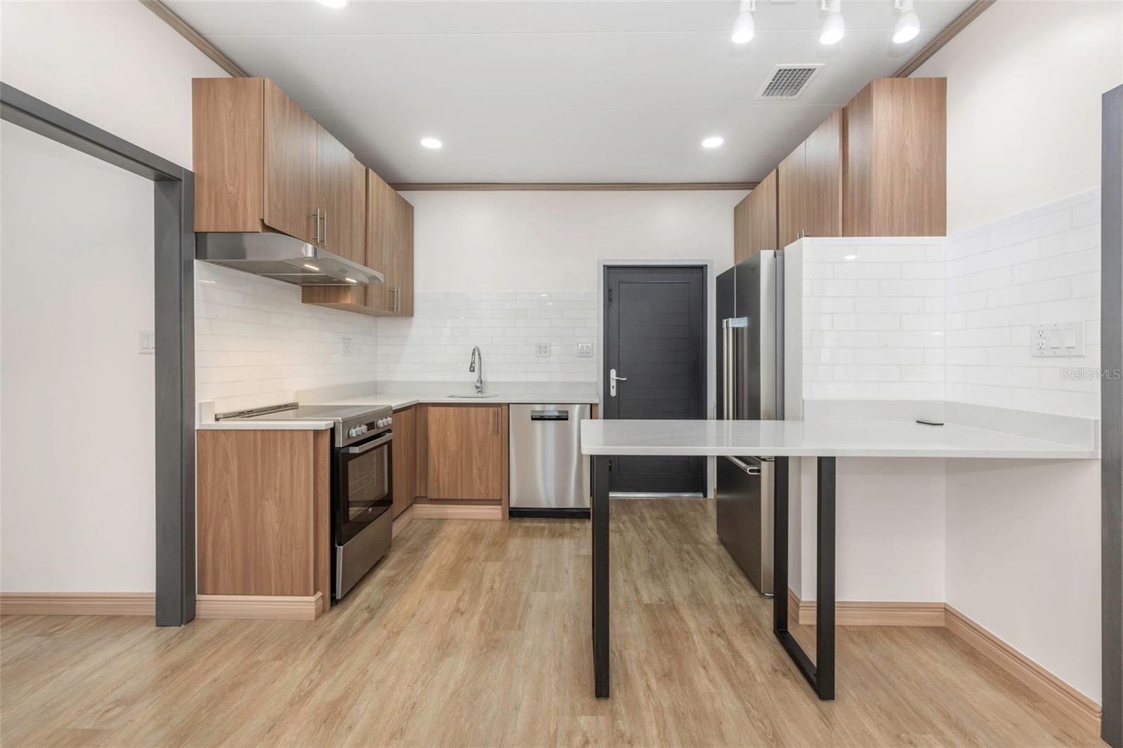 Image 12 of 74 For 1125 Melrose Avenue S