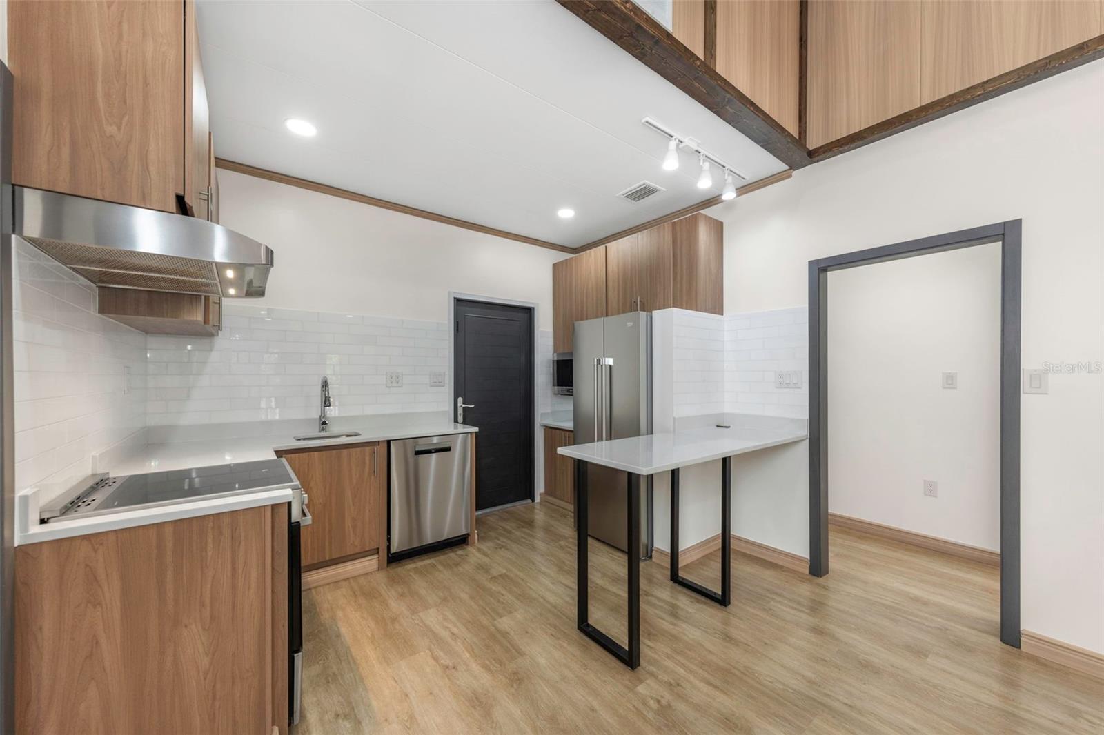 Image 14 of 74 For 1125 Melrose Avenue S