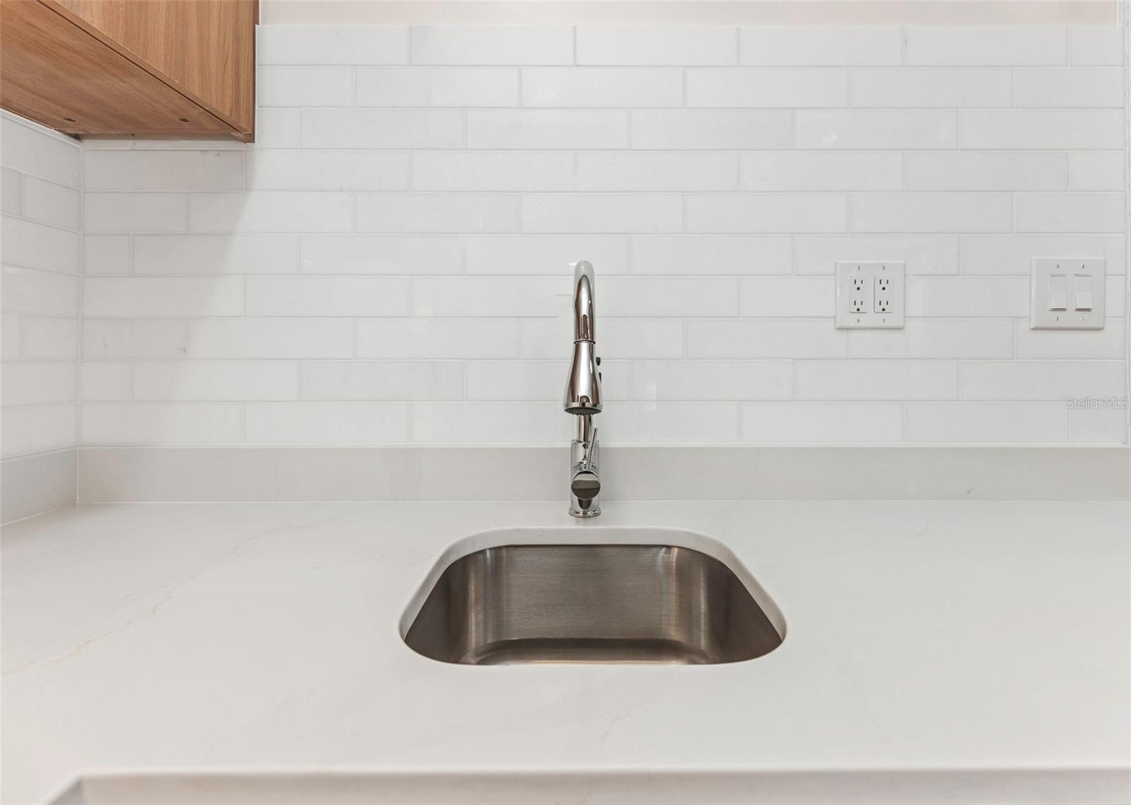 Image 16 of 74 For 1125 Melrose Avenue S