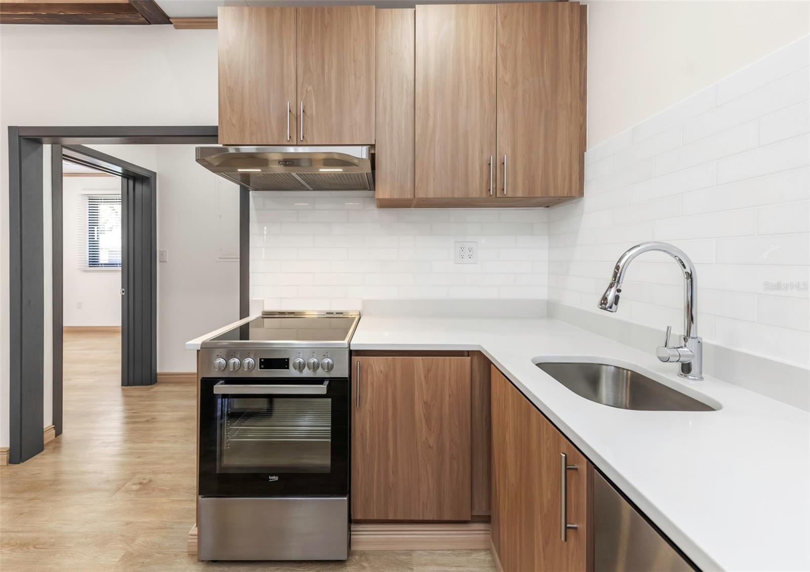 Image 18 of 74 For 1125 Melrose Avenue S