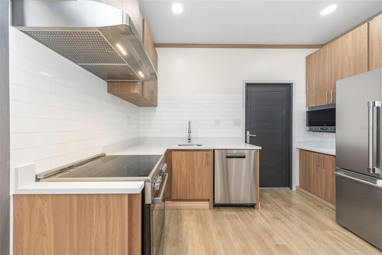 Image 19 of 74 For 1125 Melrose Avenue S