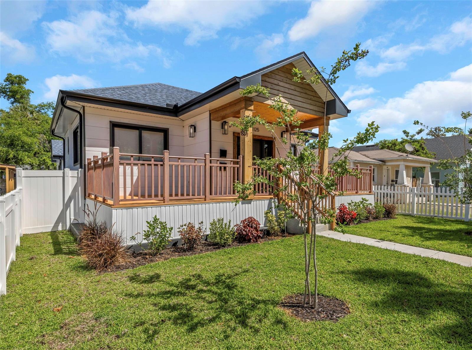 Image 2 of 74 For 1125 Melrose Avenue S