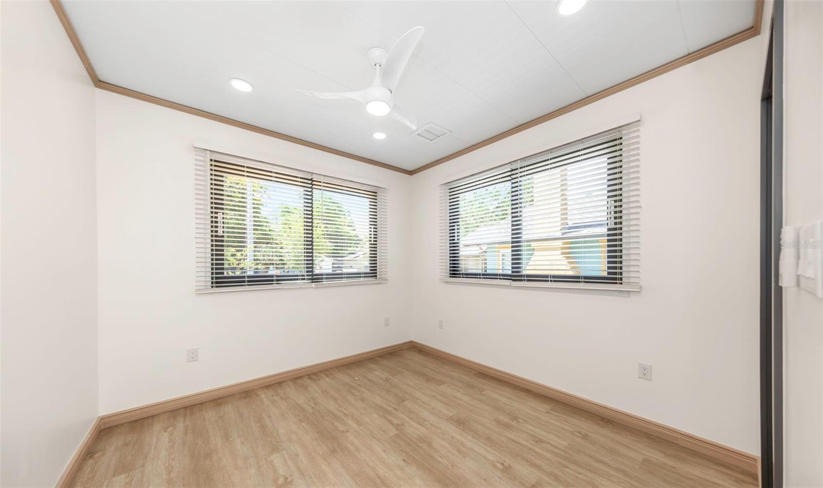 Image 21 of 74 For 1125 Melrose Avenue S