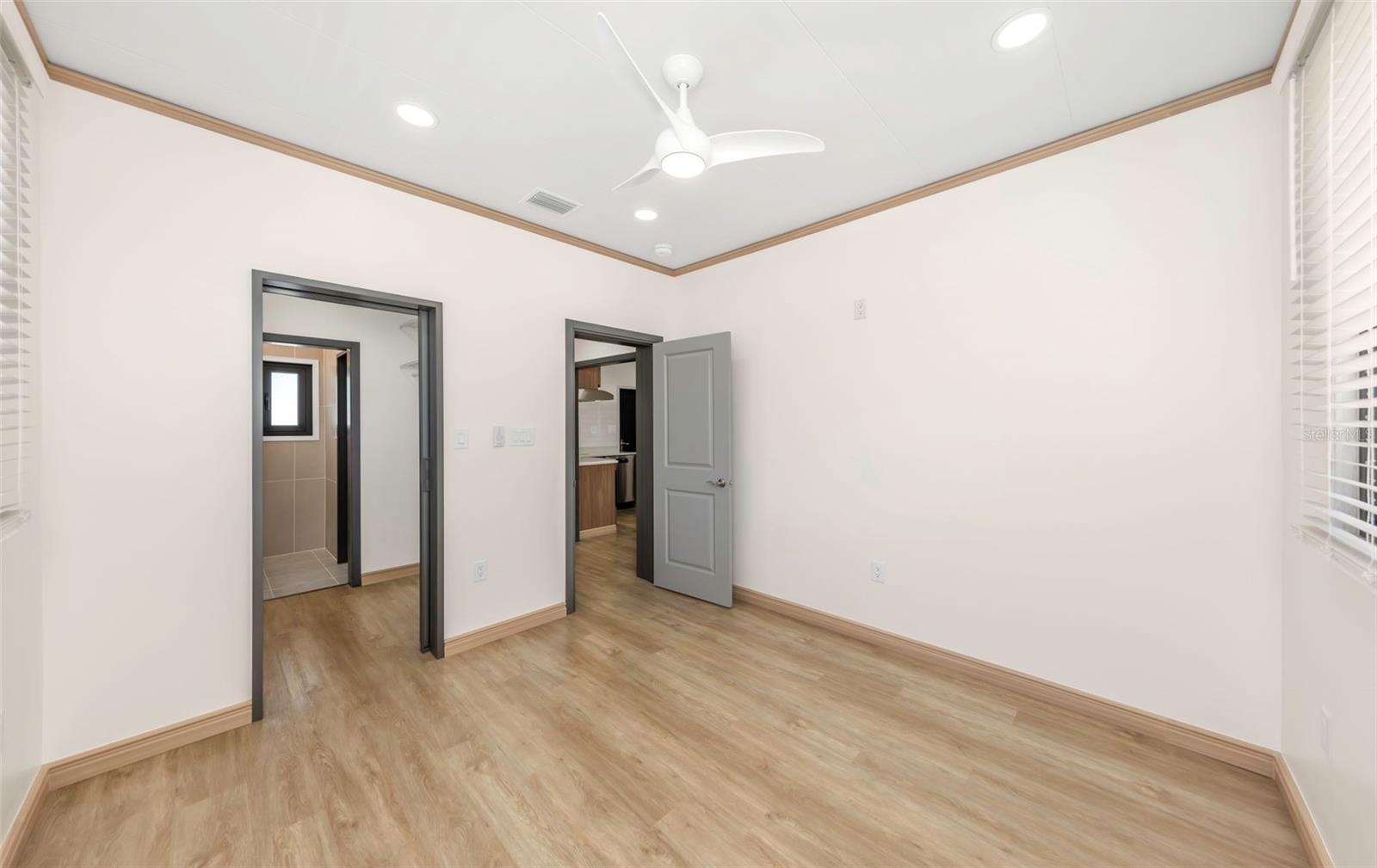 Image 23 of 74 For 1125 Melrose Avenue S