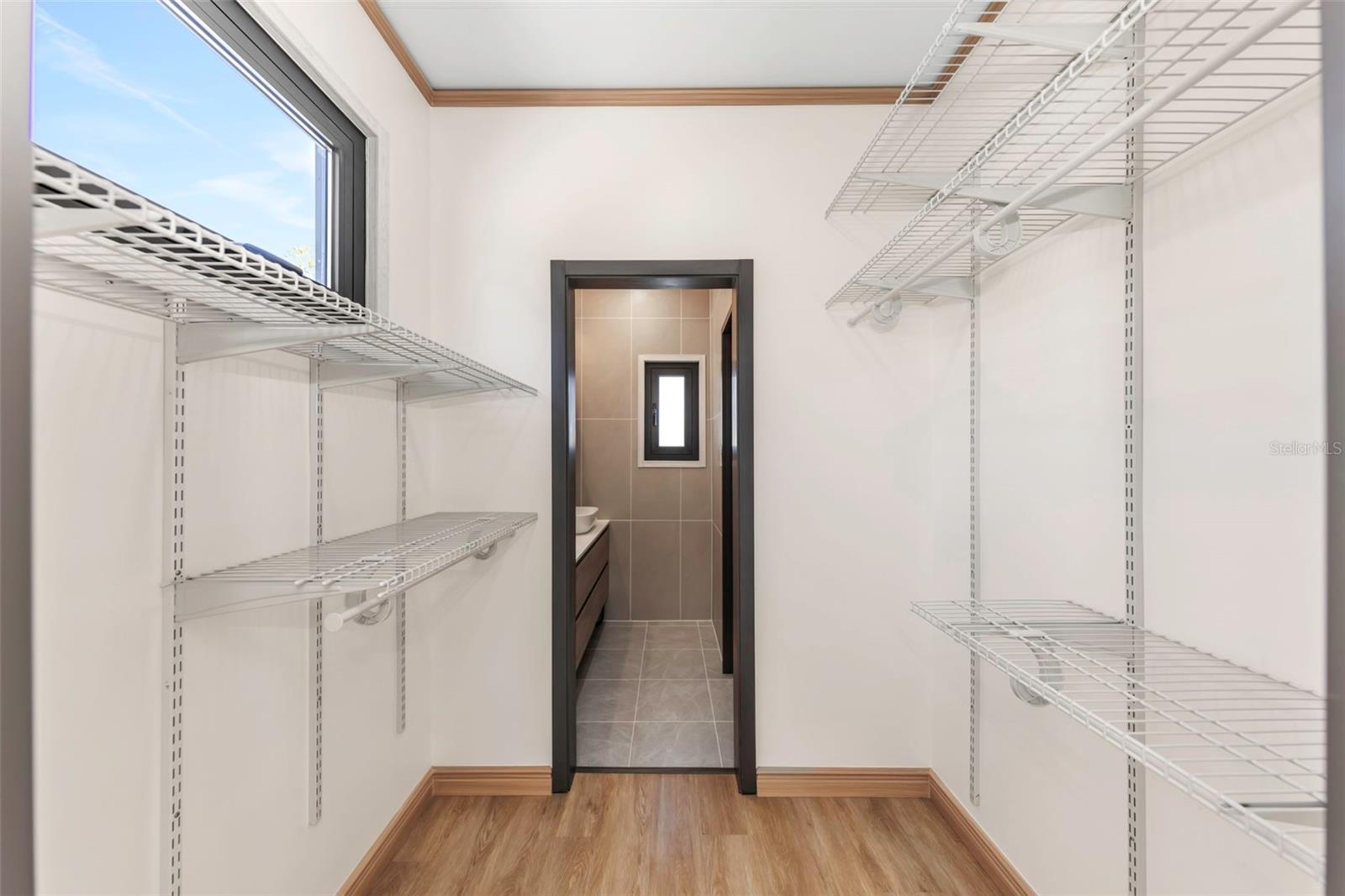 Image 24 of 74 For 1125 Melrose Avenue S