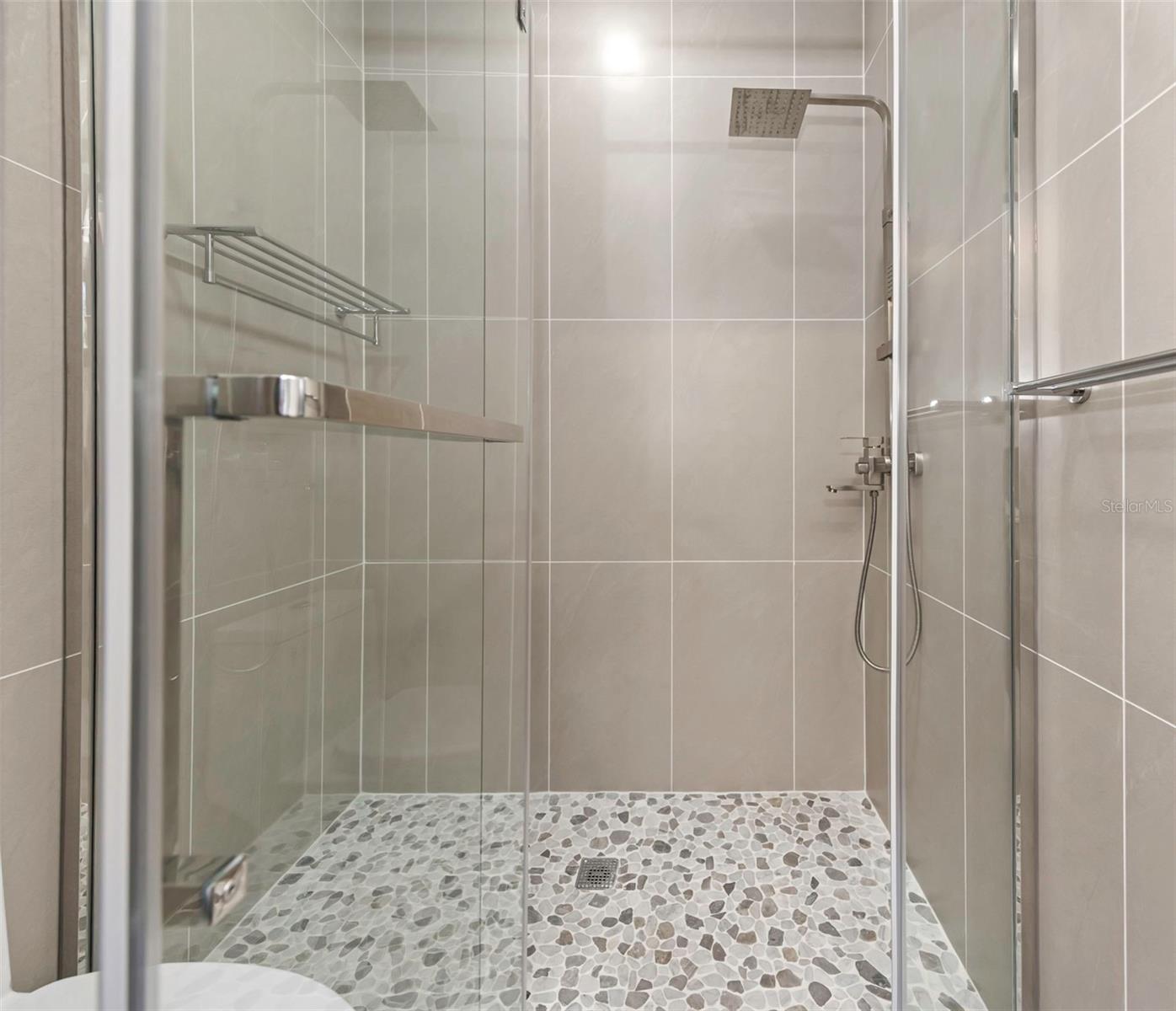 Image 28 of 74 For 1125 Melrose Avenue S