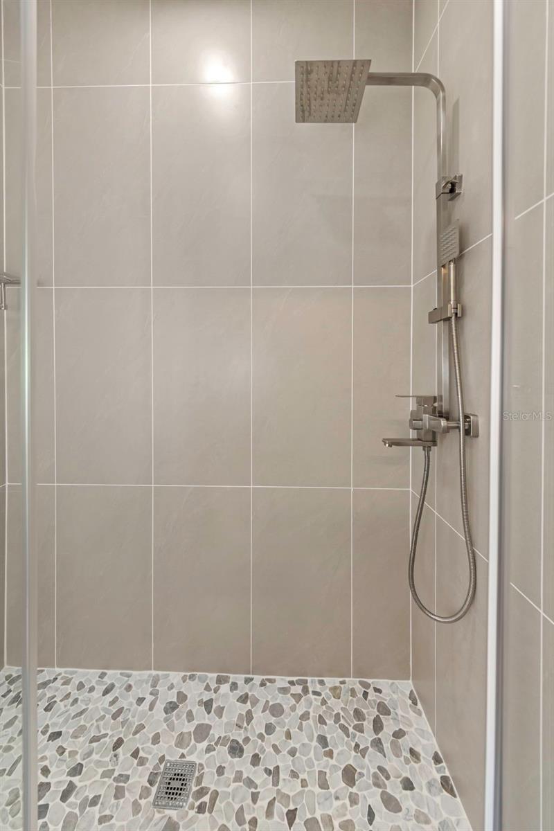 Image 29 of 74 For 1125 Melrose Avenue S