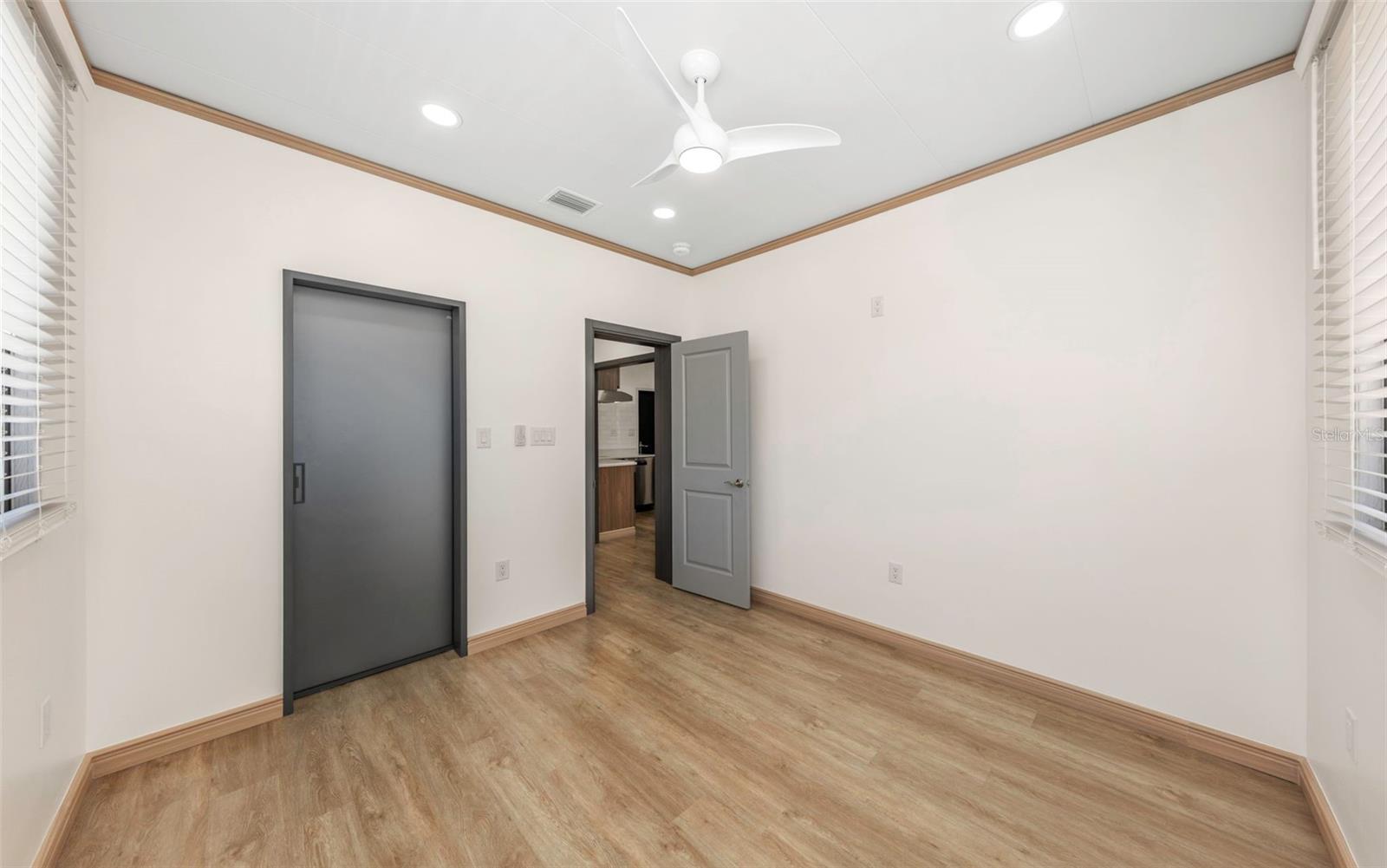 Image 30 of 74 For 1125 Melrose Avenue S