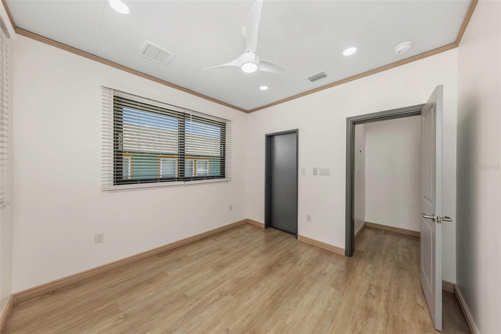 Image 31 of 74 For 1125 Melrose Avenue S