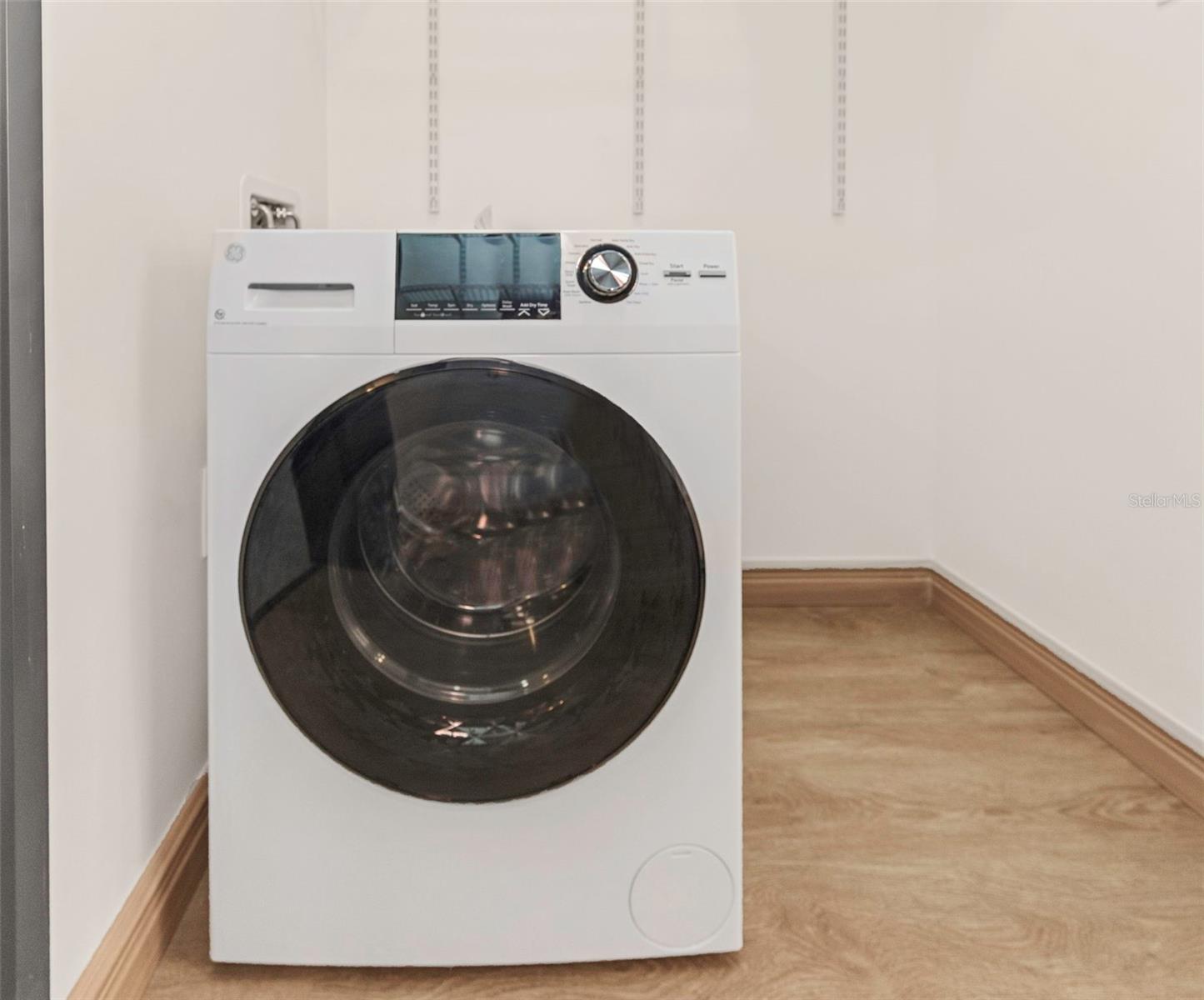 Image 36 of 74 For 1125 Melrose Avenue S