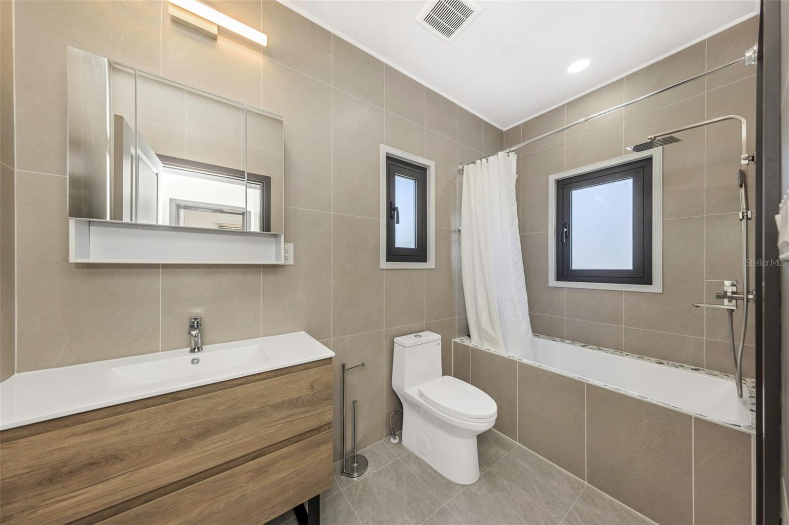 Image 37 of 74 For 1125 Melrose Avenue S