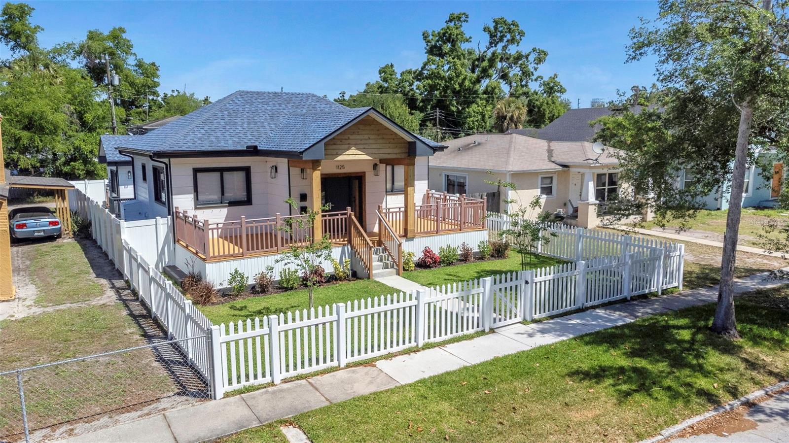 Image 4 of 74 For 1125 Melrose Avenue S