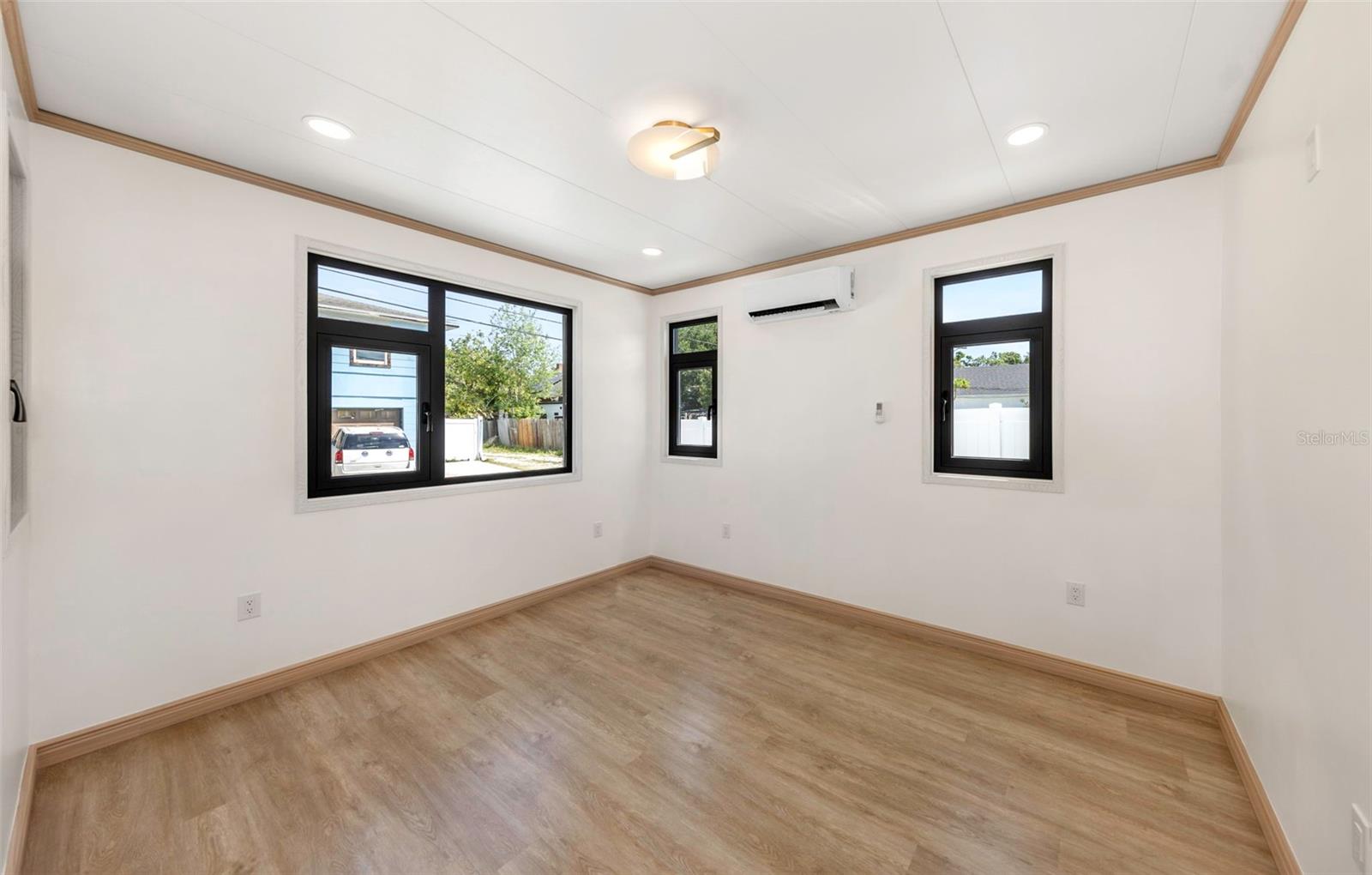 Image 53 of 74 For 1125 Melrose Avenue S