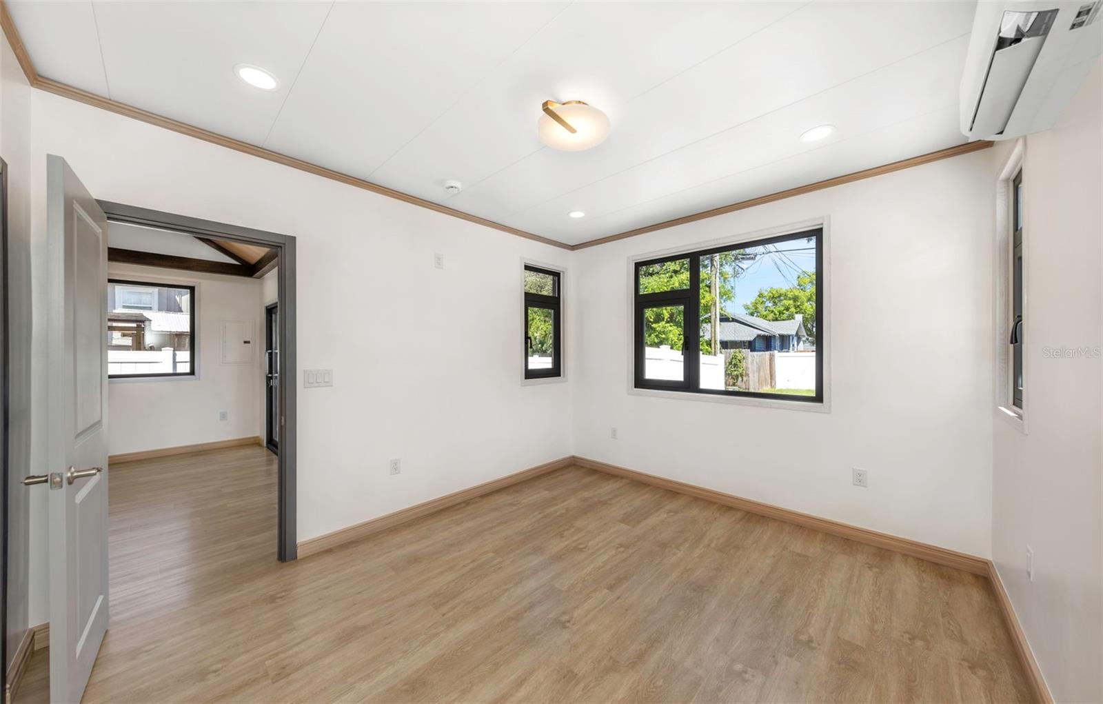 Image 54 of 74 For 1125 Melrose Avenue S