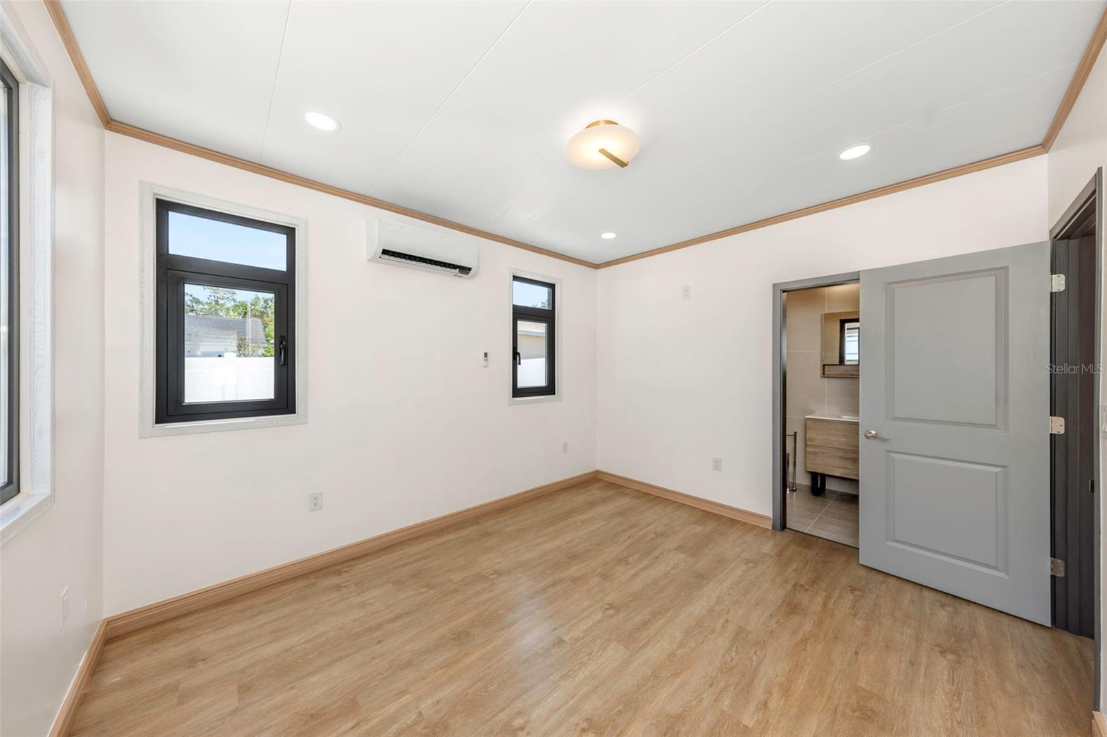 Image 56 of 74 For 1125 Melrose Avenue S