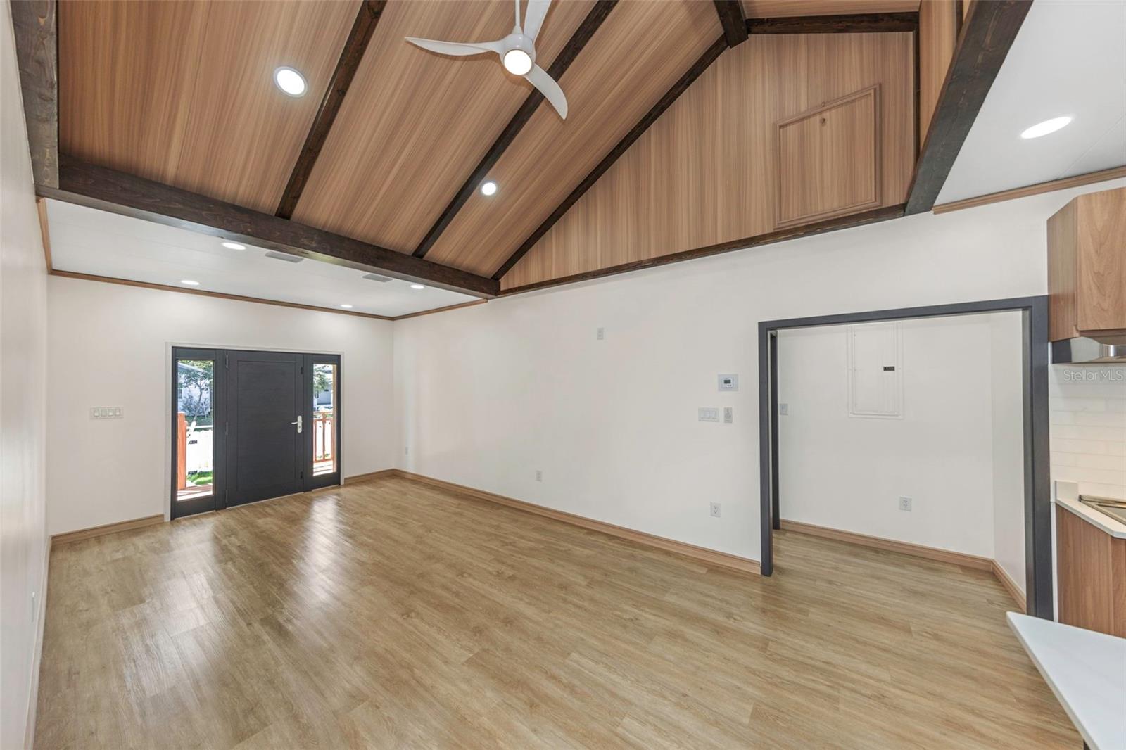 Image 8 of 74 For 1125 Melrose Avenue S