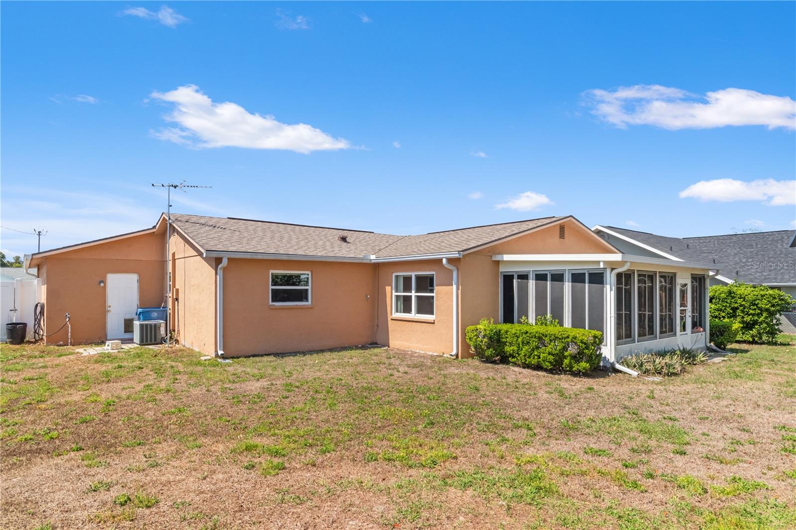 Image 33 of 45 For 3040 Dumas Avenue