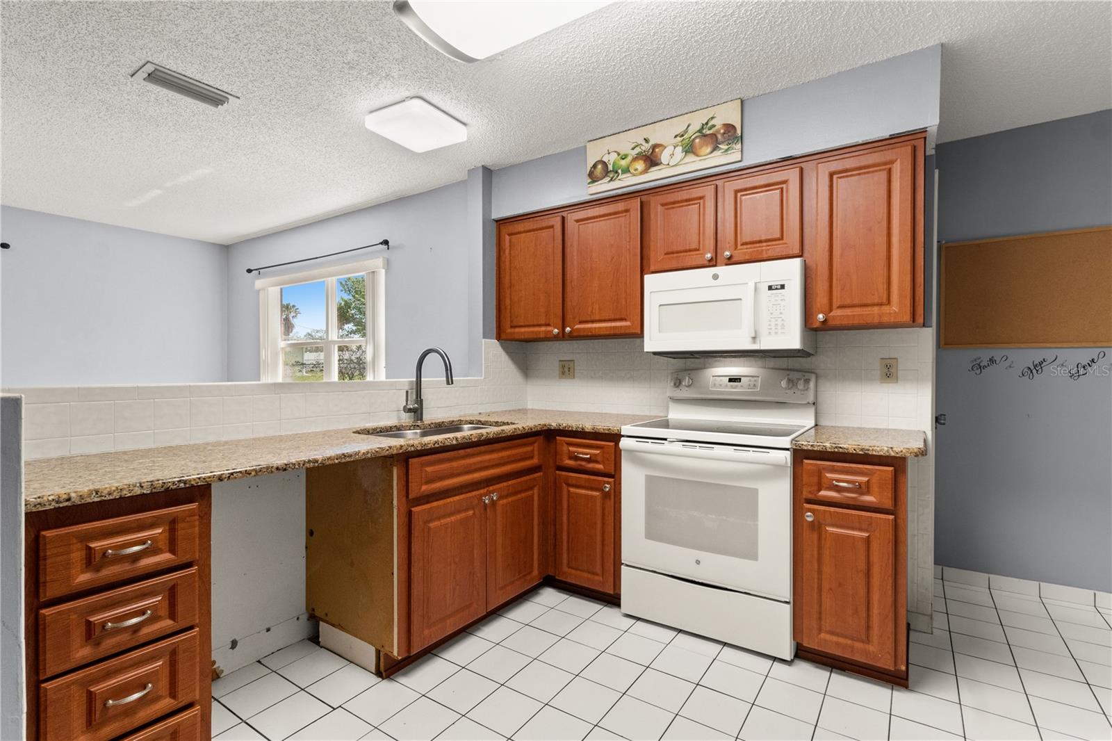 Image 8 of 45 For 3040 Dumas Avenue