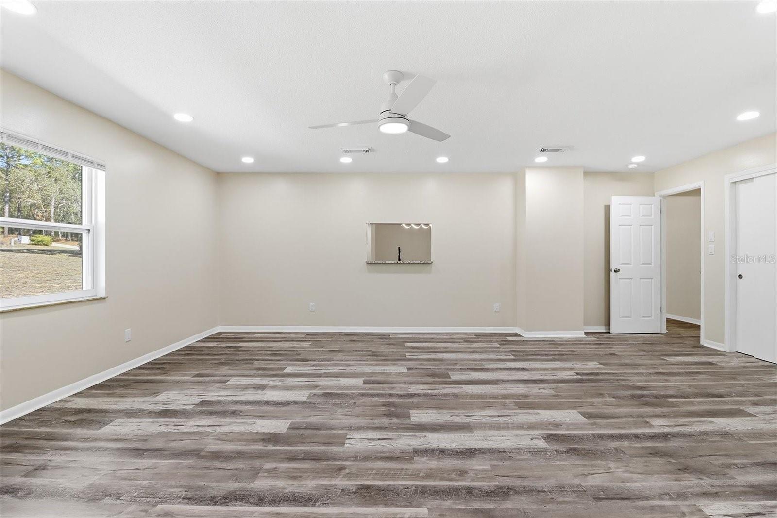 Image 10 of 46 For 700 Stratford Road