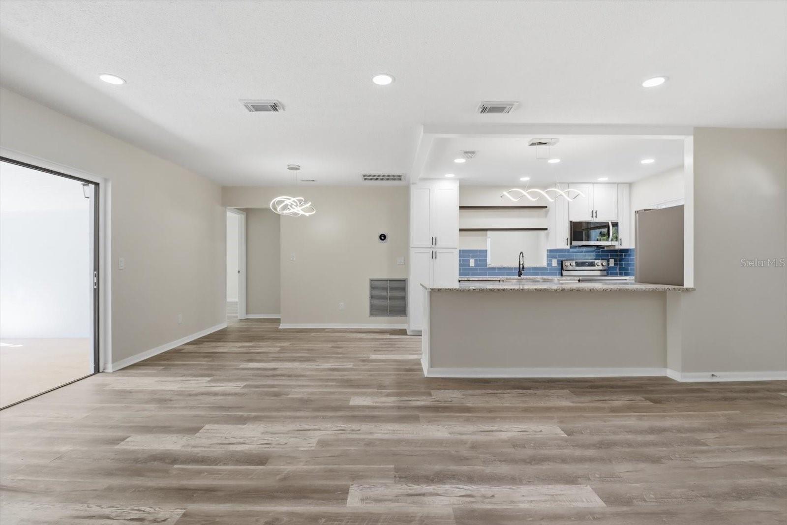 Image 23 of 46 For 700 Stratford Road