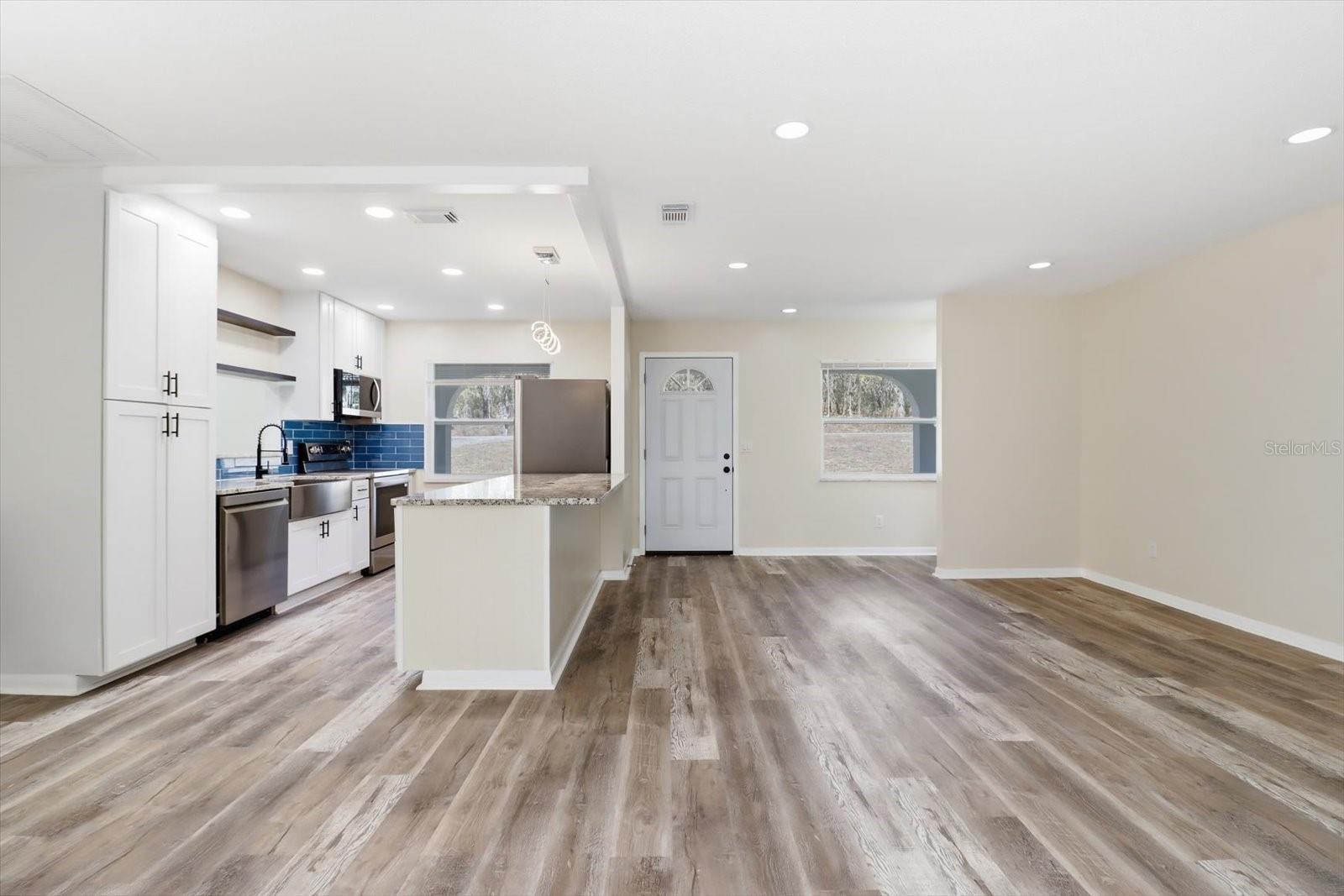 Image 24 of 46 For 700 Stratford Road